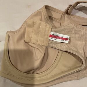 NWOT Wacoal Sport High-Impact Underwire Bra Nude